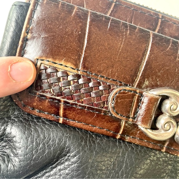 Brighton Smooth Leather Shoulder Bag & Wallet set with Croc Trim - Picture 11 of 13